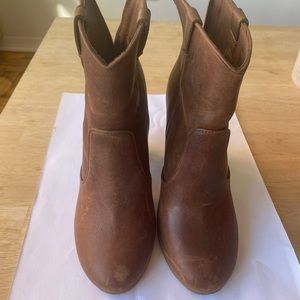 Steve Madden Leather boots with high heels